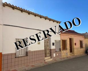 Exterior view of House or chalet for sale in Almonacid de Toledo  with Air Conditioner