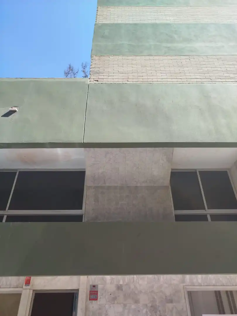 Vista exterior de Local de alquiler en Cádiz con Aire acondicionado