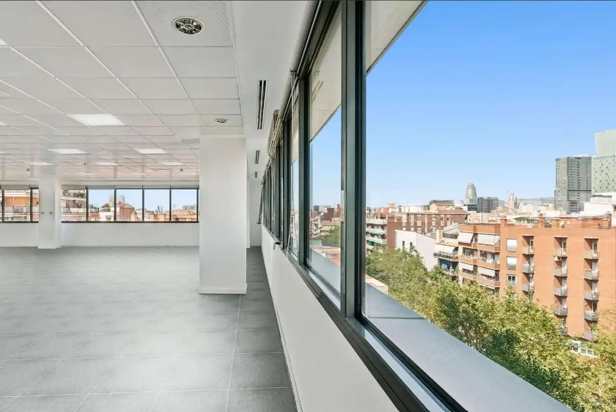 Oficina de lloguer a Calle fluvia, Provençals del Poblenou