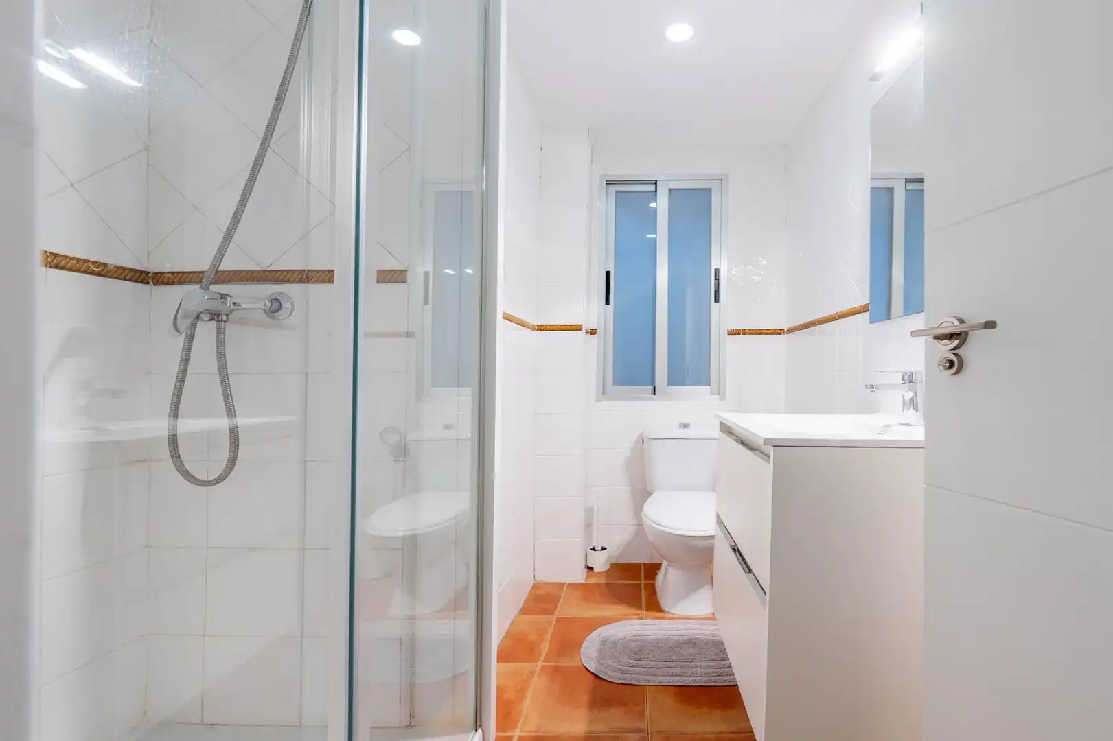 Baño de Piso en venta en Granada con Calefacción