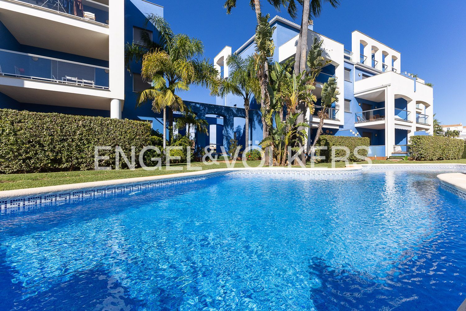 Swimming pool of Flat for sale in Dénia  with Air Conditioner, Heating and Private garden