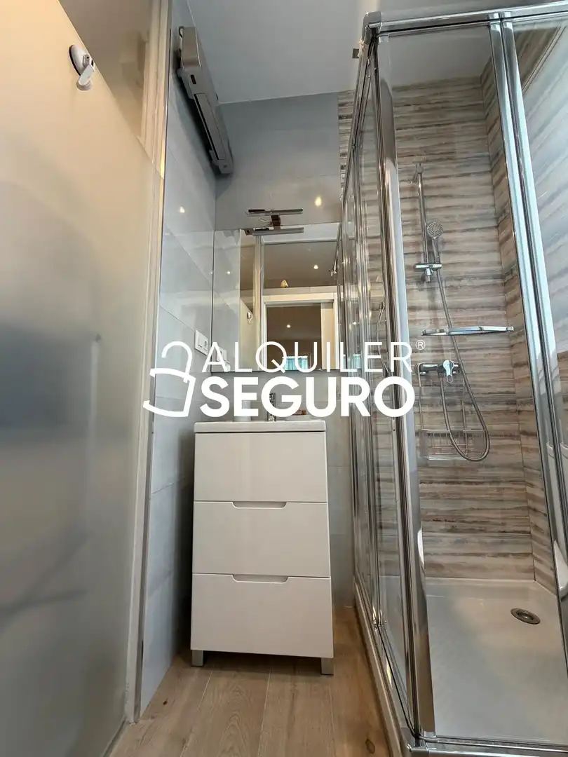 Appartement avec ascenseur à louer à Embajadores, imagen 6
