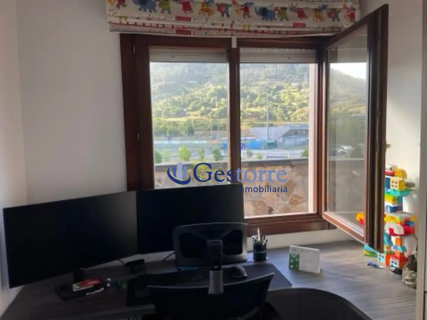 Àtic de lloguer en Oviedo  amb Calefacció i Terrassa