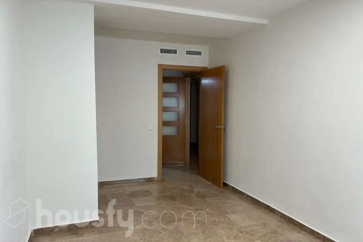 Bedroom of Flat for rent in Valencia  with Air Conditioner, Storage room and Balcony