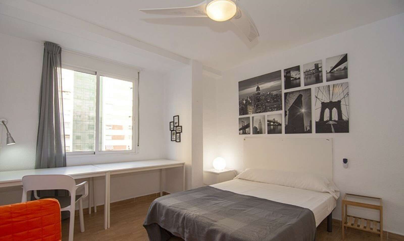 Bedroom of Flat to share in  Valencia Capital  with Air Conditioner and Terrace