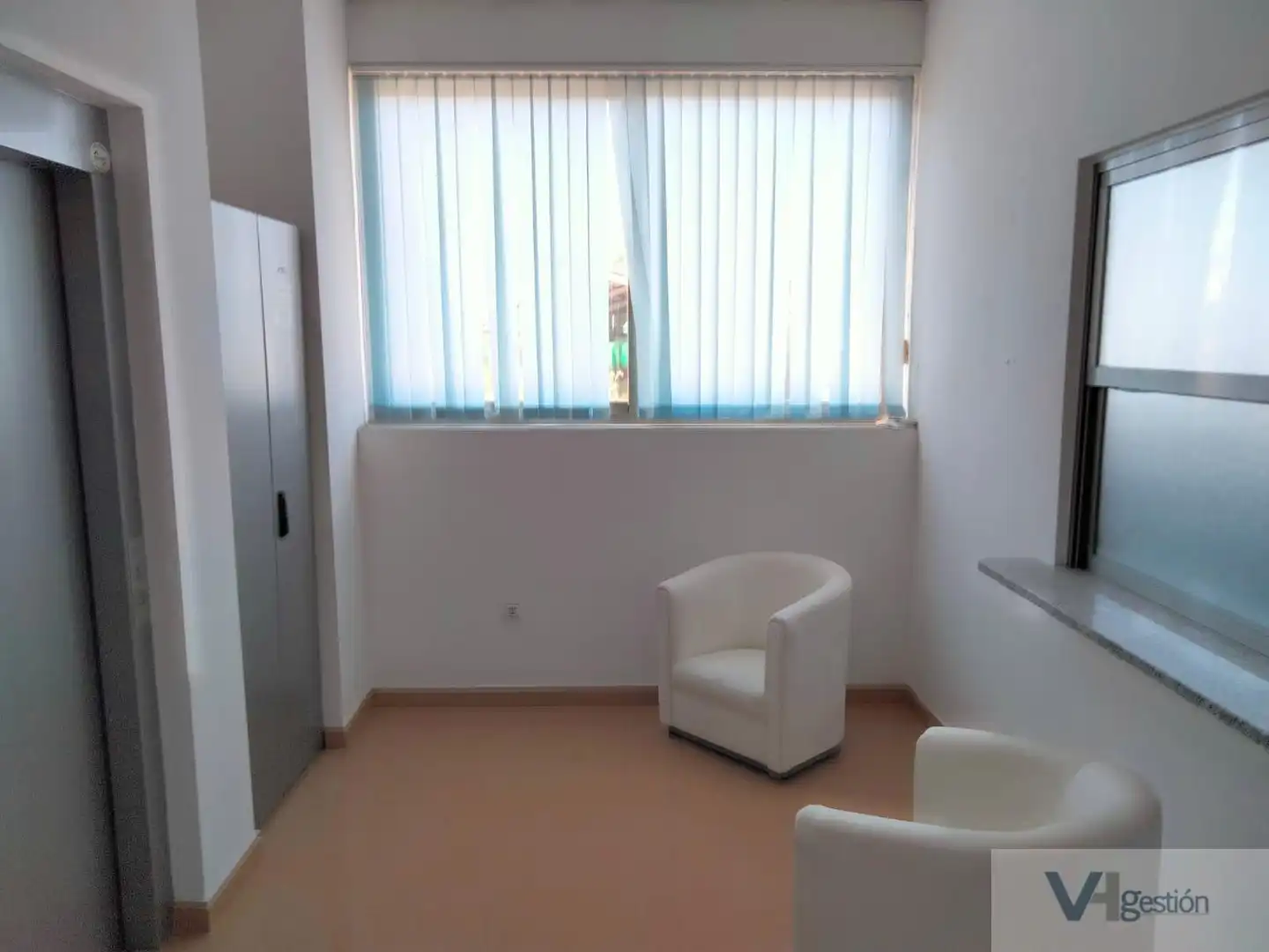 Oficina en venta en Villamartín