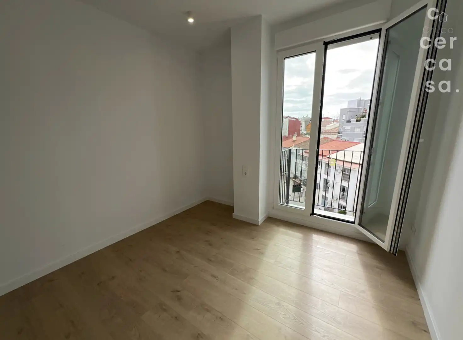 Bedroom of Flat for rent in Valencia  with Air Conditioner, Heating and Storage room
