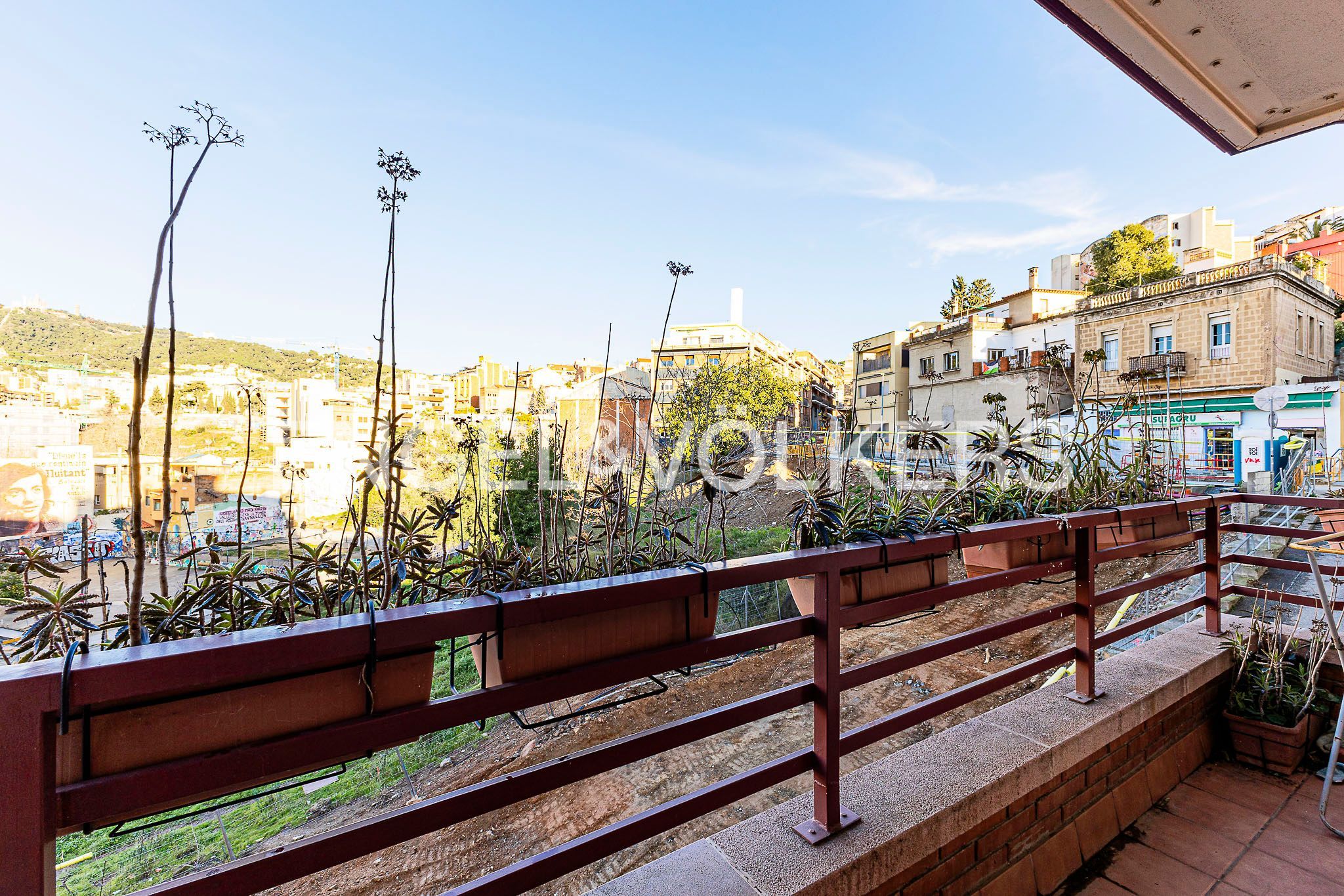 Vista exterior de Apartamento en venta en  Barcelona Capital con Calefacción, Piscina y Balcón
