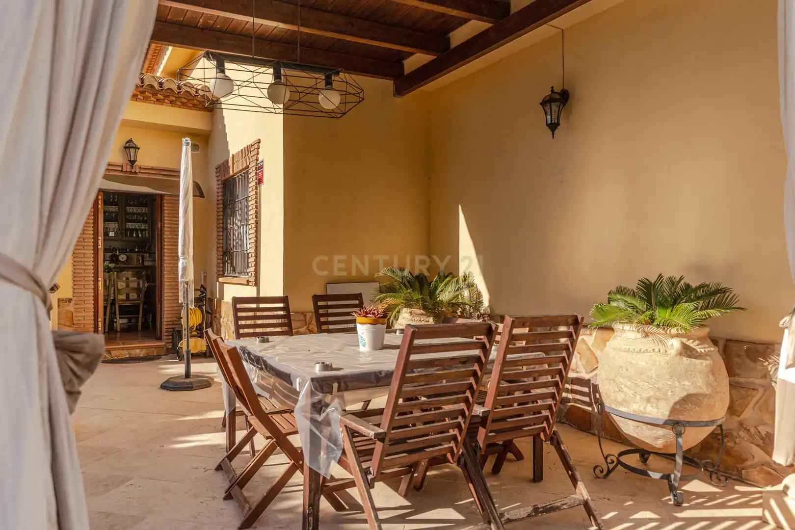 Terrassa de Casa o xalet en venda en La Zubia amb Jardí privat, Traster i Piscina