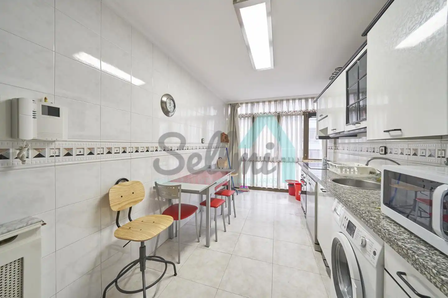 Flat for rent in Félix Aramburu, Auditorio - Seminario - Parque de Invierno