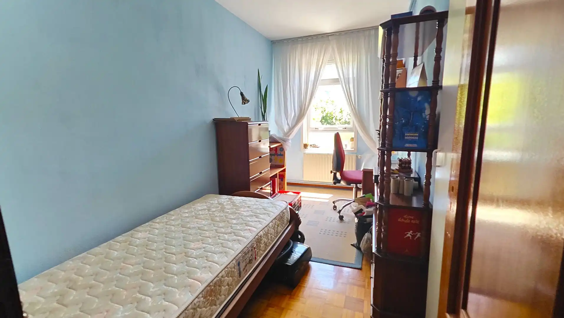 Habitación de Piso en venta en Santiago de Compostela  con Calefacción, Trastero y Amueblado