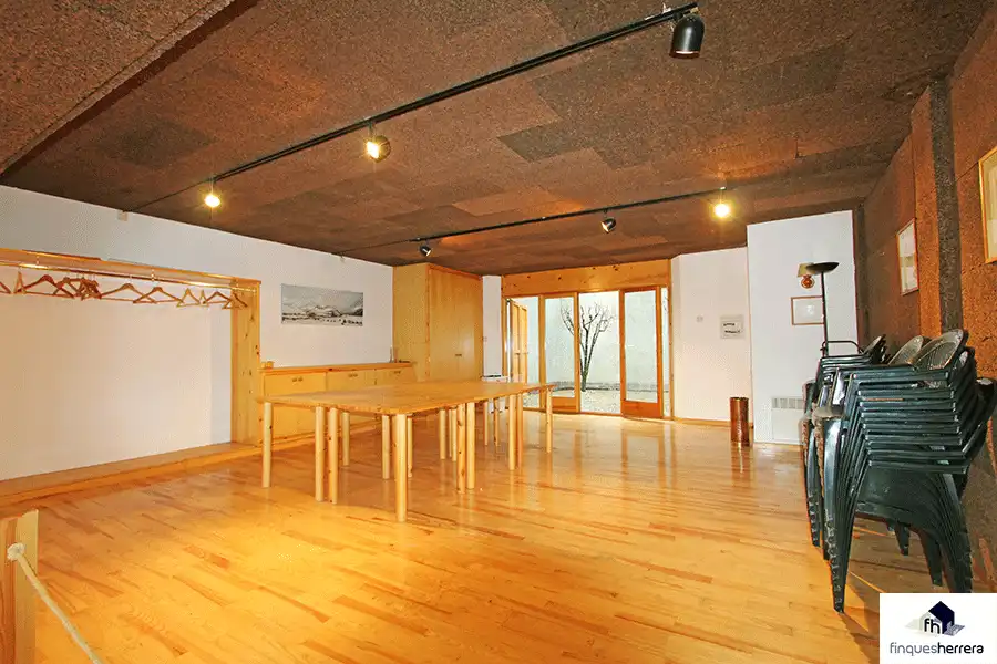Ground floor for sale in Puigcerdà  with Heating and Terrace