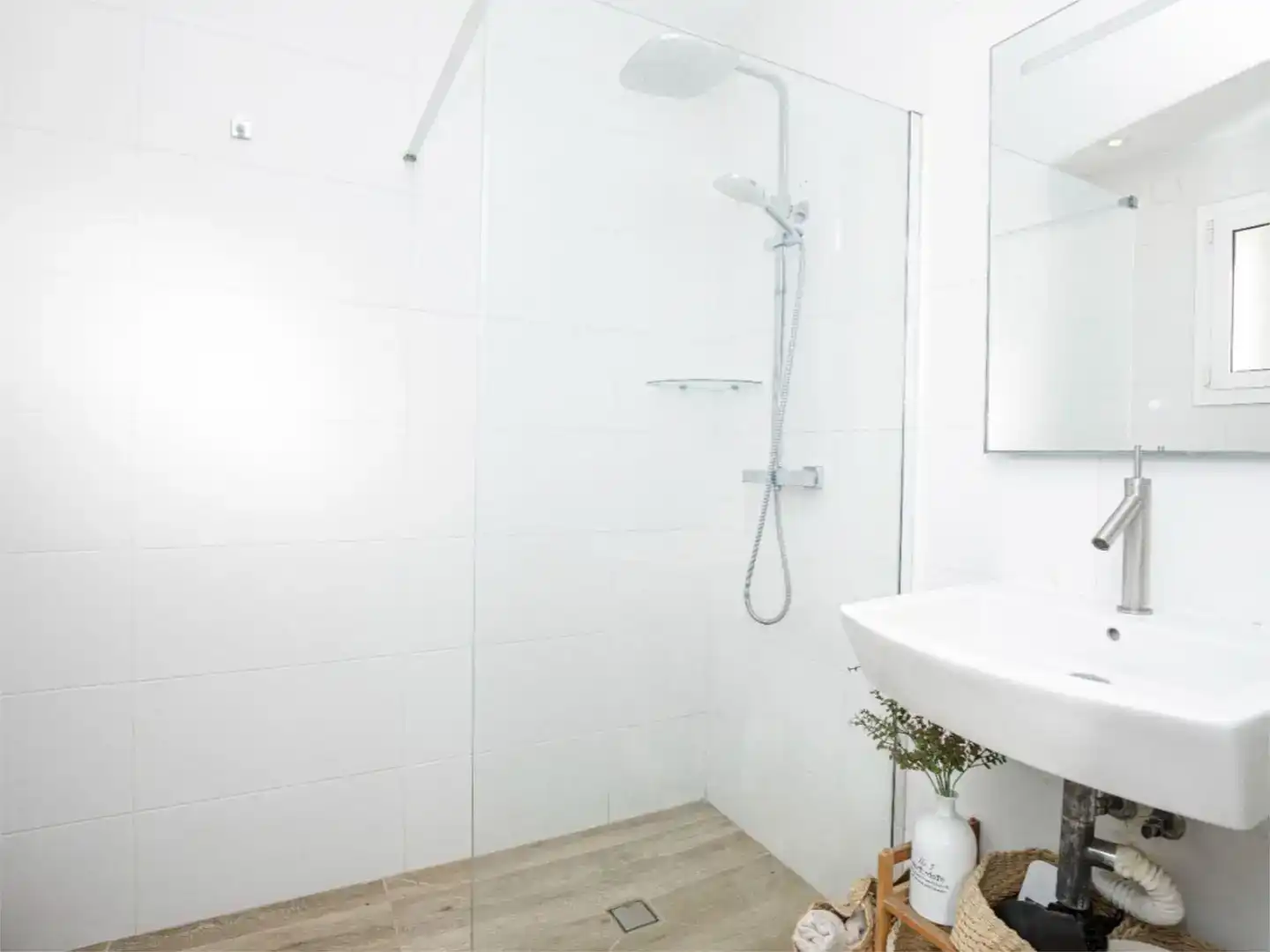 Bathroom of Houses for sale in Empuriabrava  with Air Conditioner, Swimming Pool and Balcony