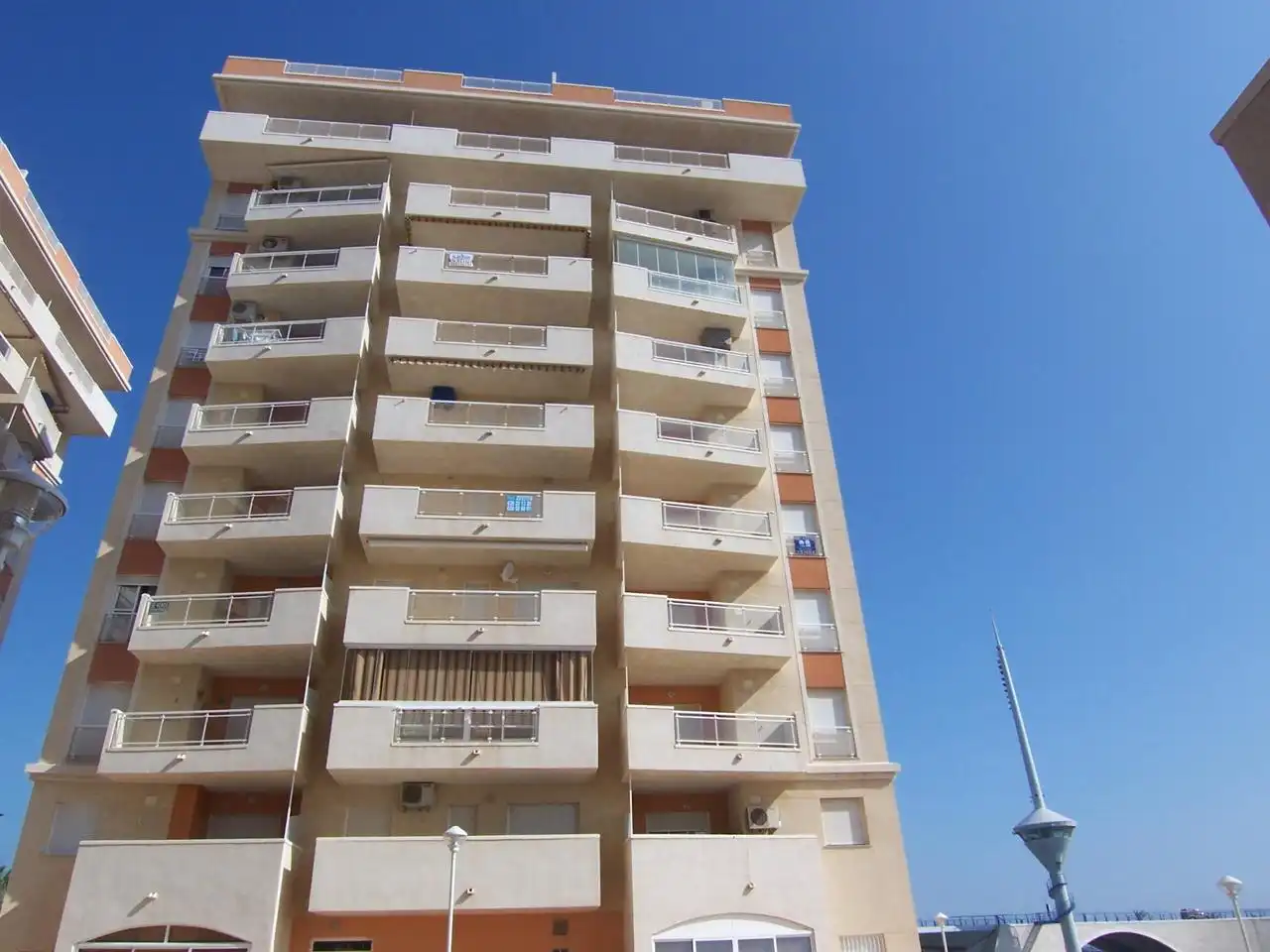 Vista exterior de Apartamento en venta en La Manga del Mar Menor con Aire acondicionado, Jardín privado y Terraza