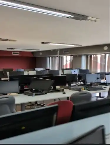 Oficina de alquiler en Vigo  con Aire acondicionado