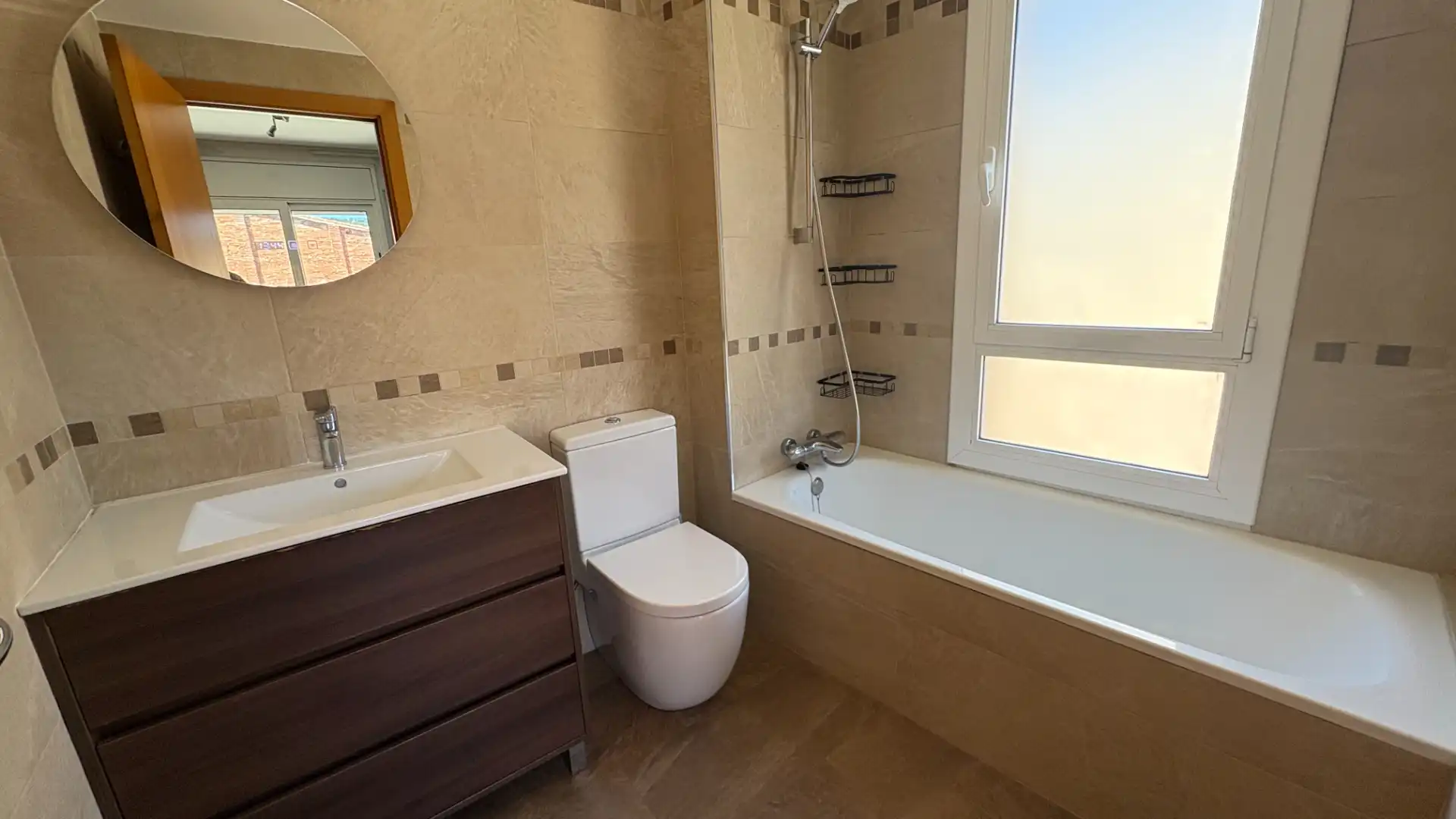 Badezimmer von Maisonette zum Verkauf in Vallgorguina mit Klimaanlage, Heizung und Parkett