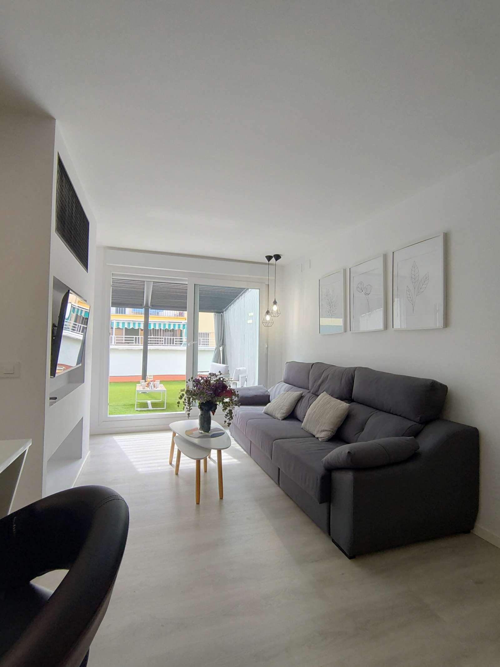 Living room of Apartment to share in  Sevilla Capital  with Air Conditioner and Terrace