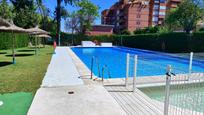 Swimming pool of Flat for sale in  Sevilla Capital  with Air Conditioner, Terrace and Balcony