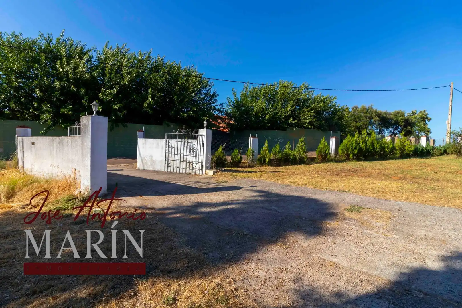 Vista exterior de Casa o chalet en venta en Badajoz con Aire acondicionado, Jardín privado y Piscina