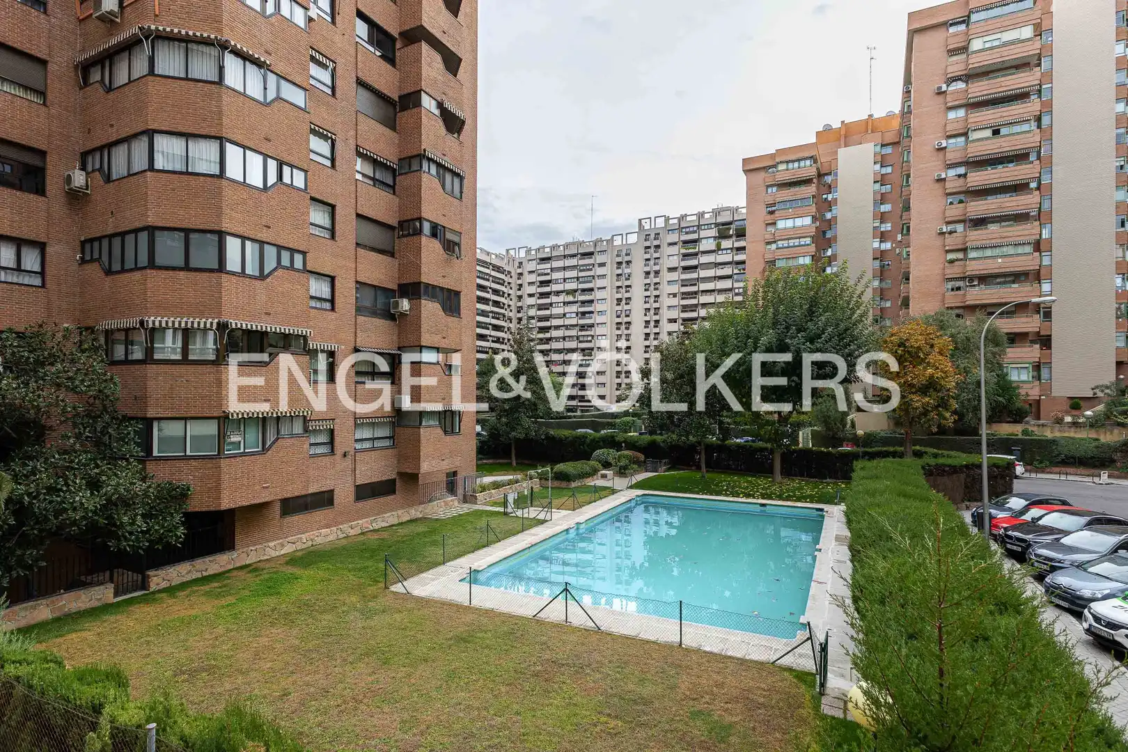 Vista exterior de Pis de lloguer en Madrid amb Aire condicionat, Calefacció i Jardí privat