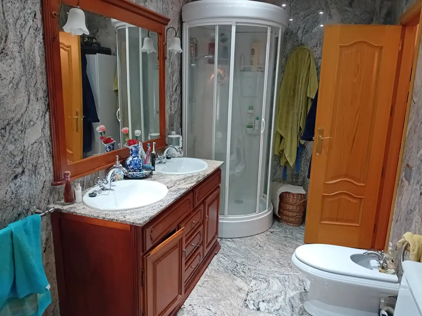 Bathroom of Houses for sale in Ciudad Real  with Air Conditioner, Heating and Private garden