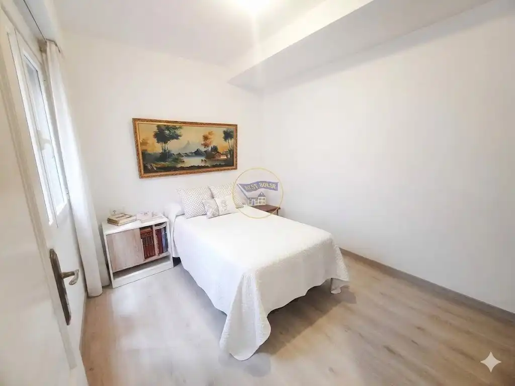 Habitación de Piso en venta en Vigo  con Calefacción y Amueblado