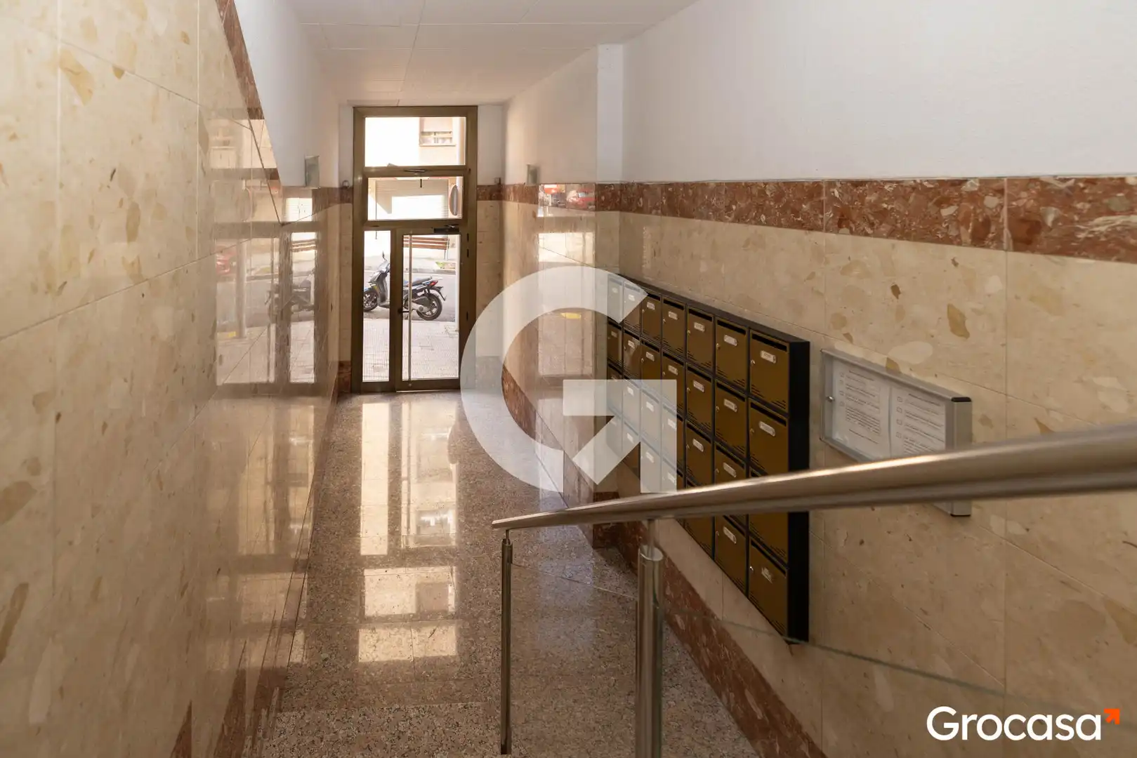 Piso con balcón en venta en CL SATURN, imagen 2