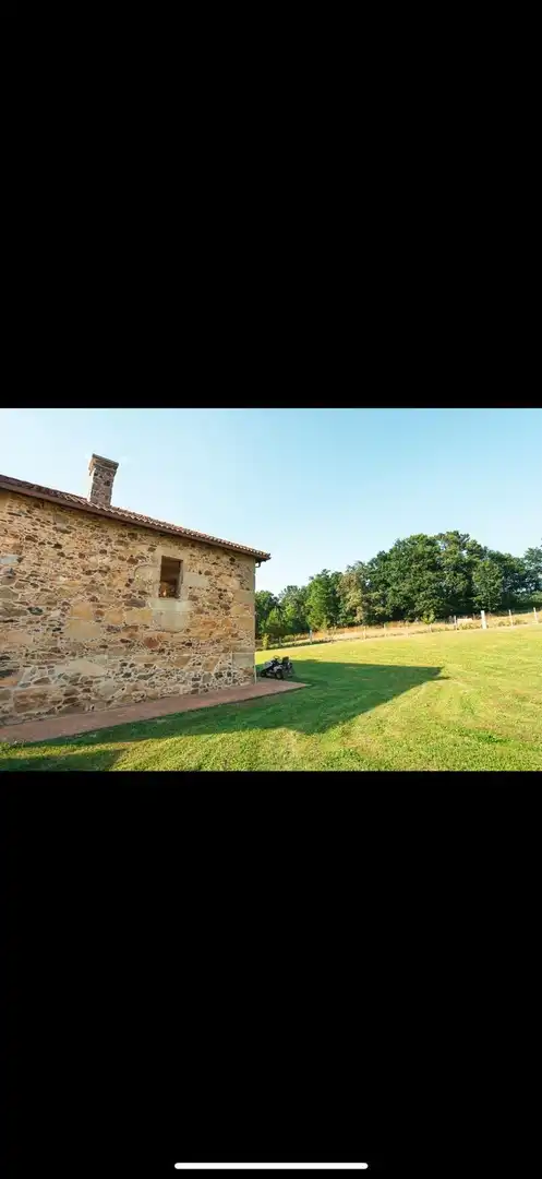 Vista exterior de Casa o xalet en venda en A Merca   amb Jardí privat, Terrassa i Moblat
