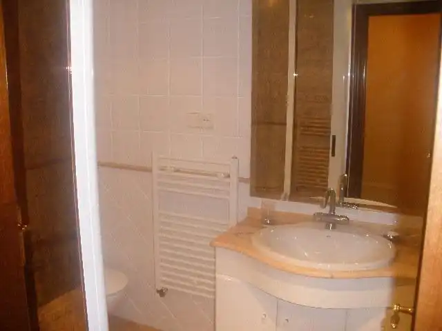 Baño de Piso de alquiler en Valencia con Aire acondicionado, Calefacción y Trastero