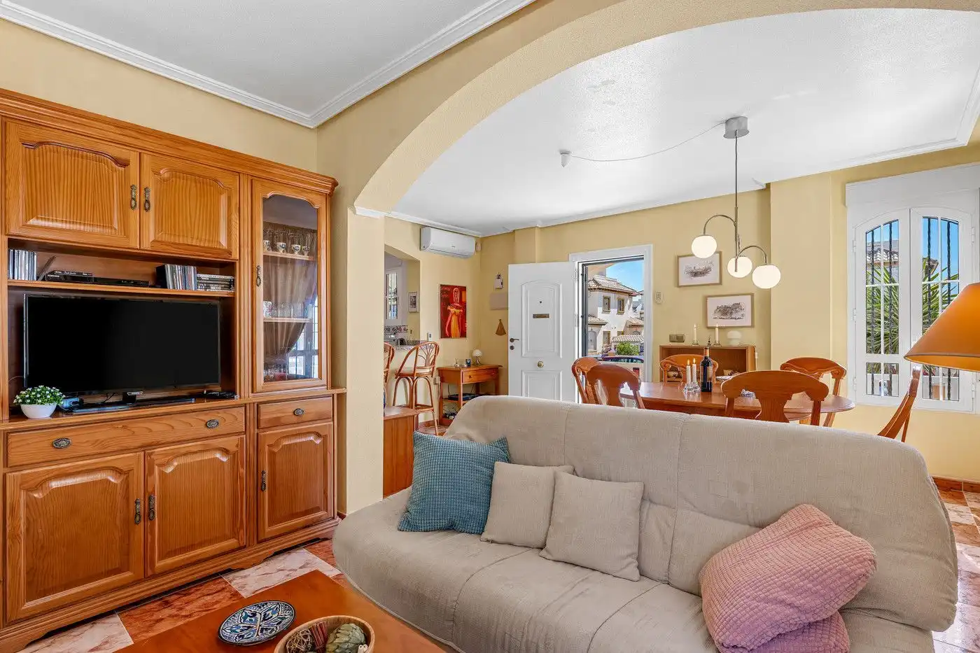 Sala de estar de Casa adosada en venta en Orihuela con Aire acondicionado, Jardín privado y Terraza