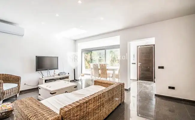 Sala d'estar de Casa o xalet en venda en Lloret de Mar amb Aire condicionat, Jardí privat i Terrassa