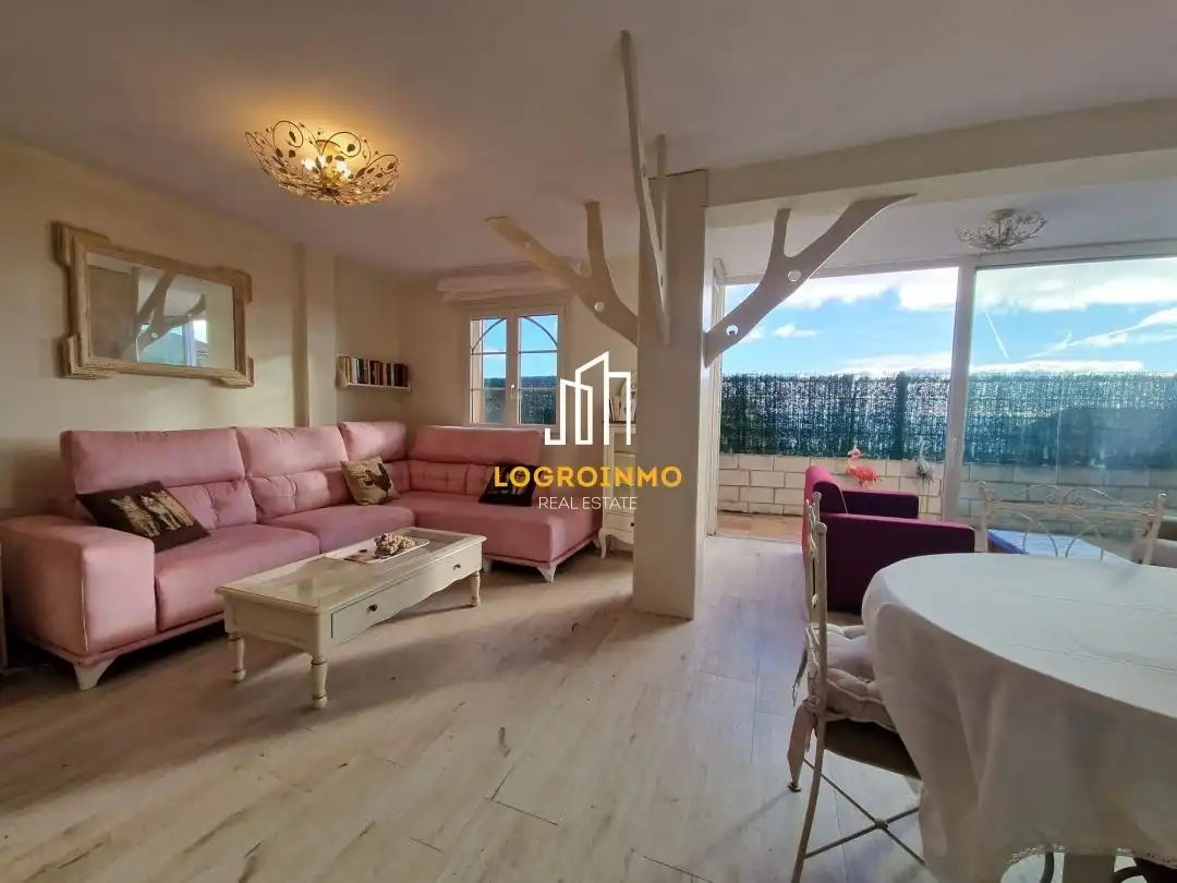 Living room of Houses for sale in Lapoblación  with Heating, Private garden and Parquet flooring