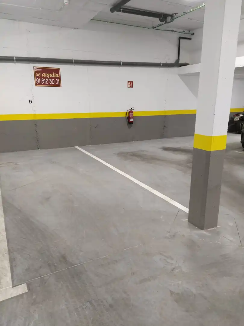 Garage for rent in Calle del Parque, Brunete