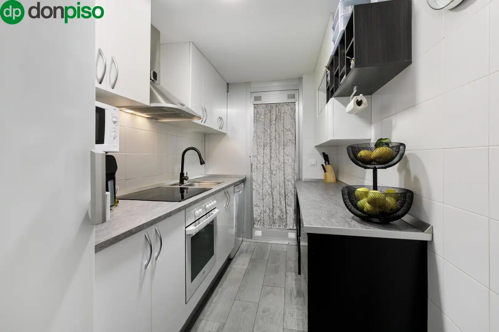 Kitchen of Flat for sale in Granada  with Air Conditioner, Terrace and Balcony