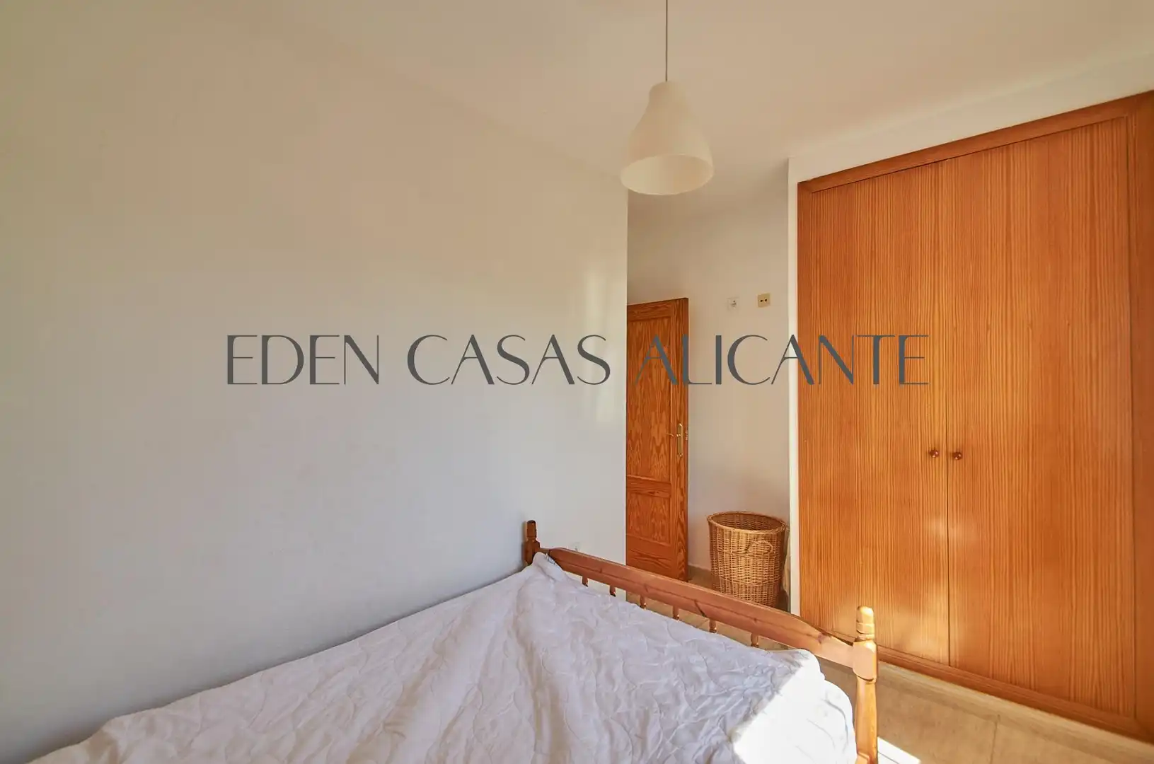 Habitación de Casa o chalet en venta en Busot con Aire acondicionado, Calefacción y Jardín privado