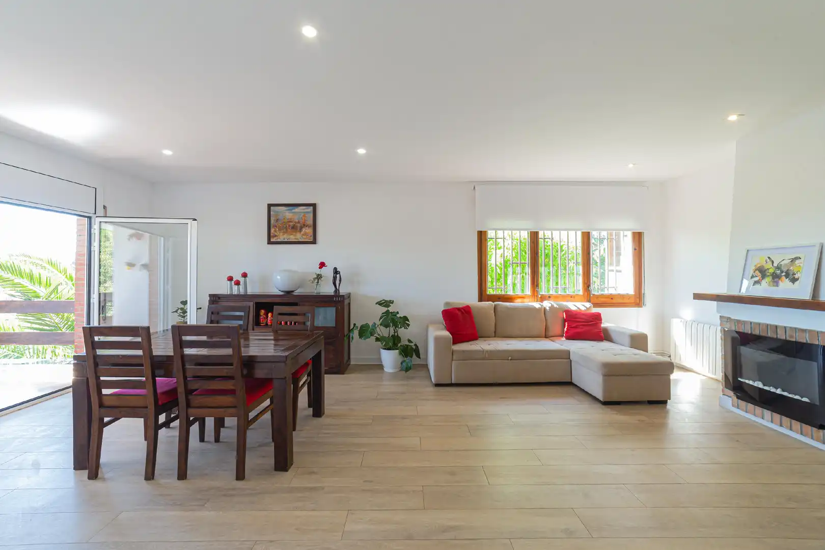 Living room of Houses for sale in Castelldefels  with Air Conditioner, Heating and Private garden