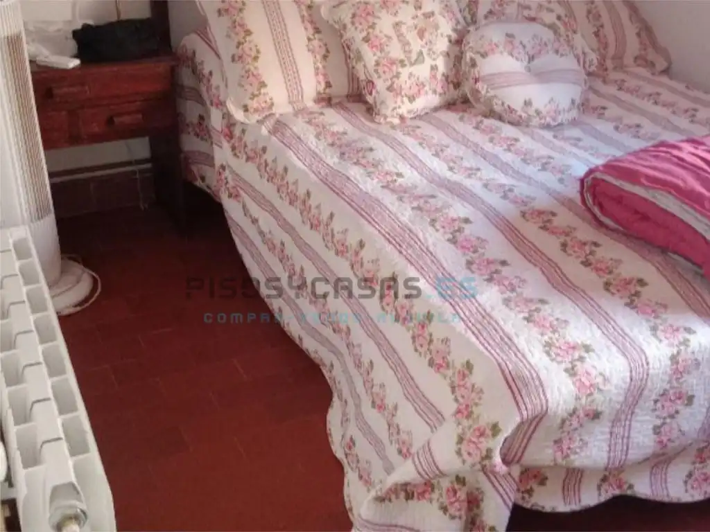 Dormitori de Casa adosada en venda en Landete
