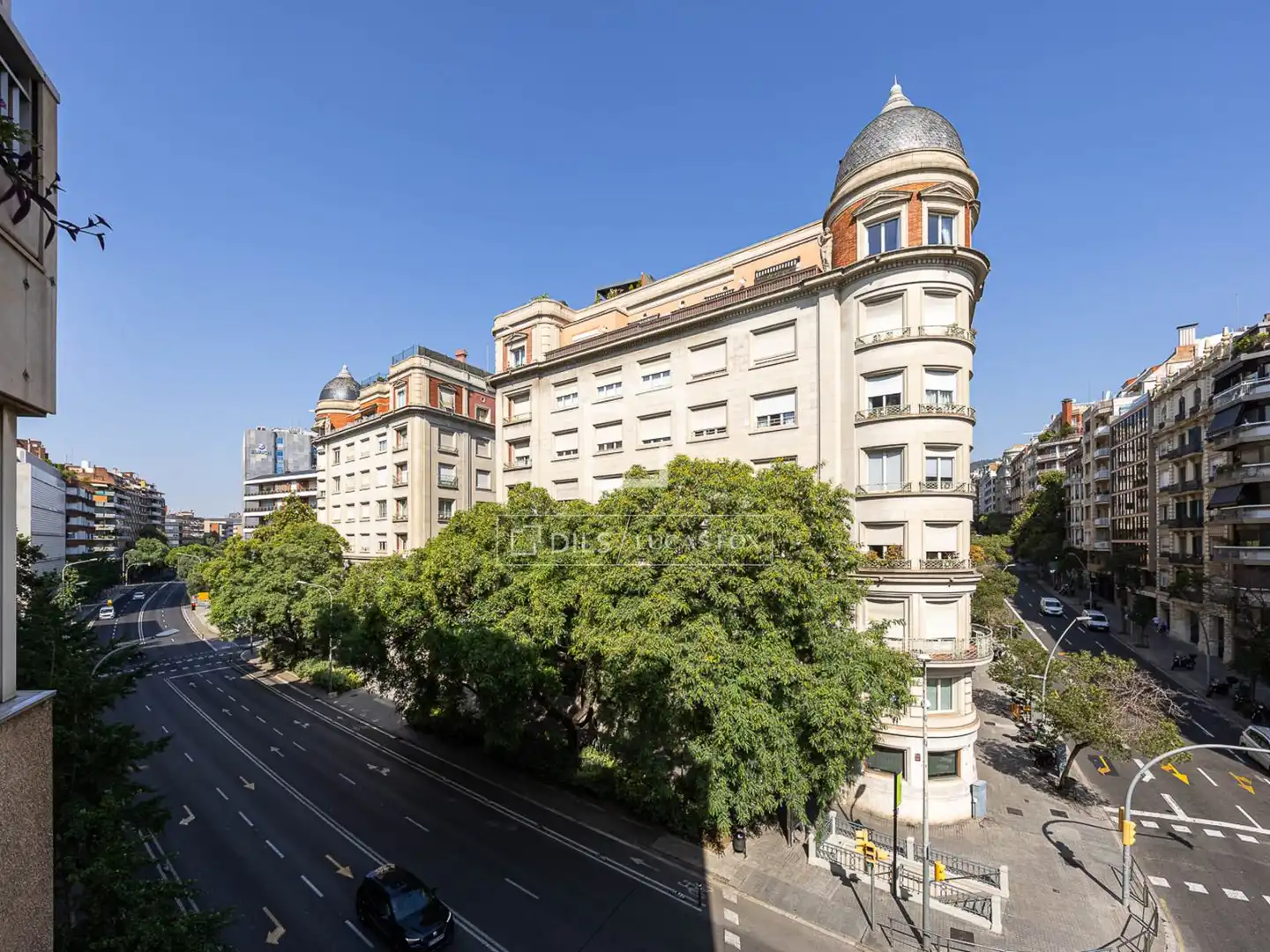 Vista exterior de Pis en venda en Barcelona amb Aire condicionat, Calefacció i Traster