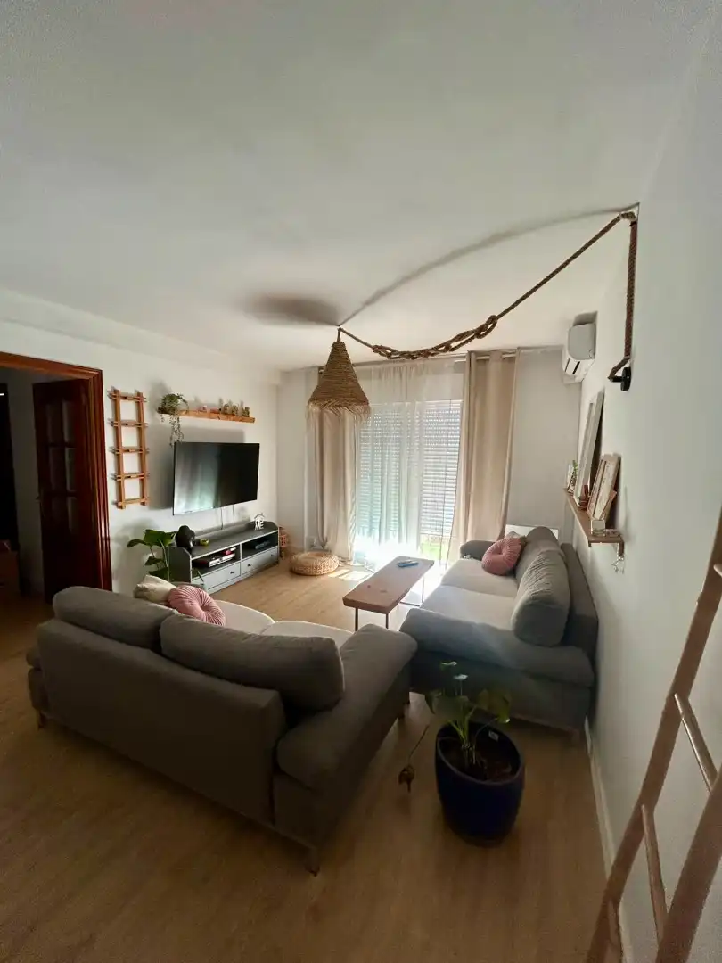 Sala d'estar de Pis en venda en Parla amb Aire condicionat, Moblat i Balcó