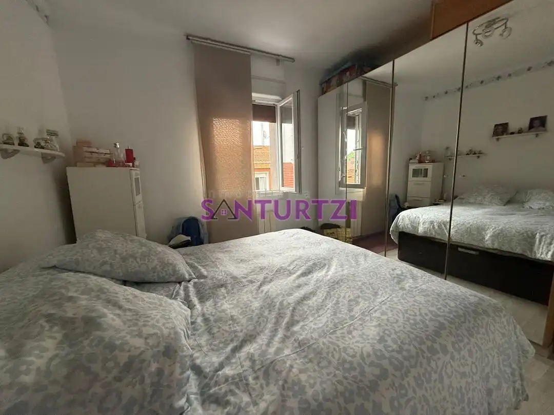 Bedroom of Flat for sale in Santurtzi   with Heating and Storage room
