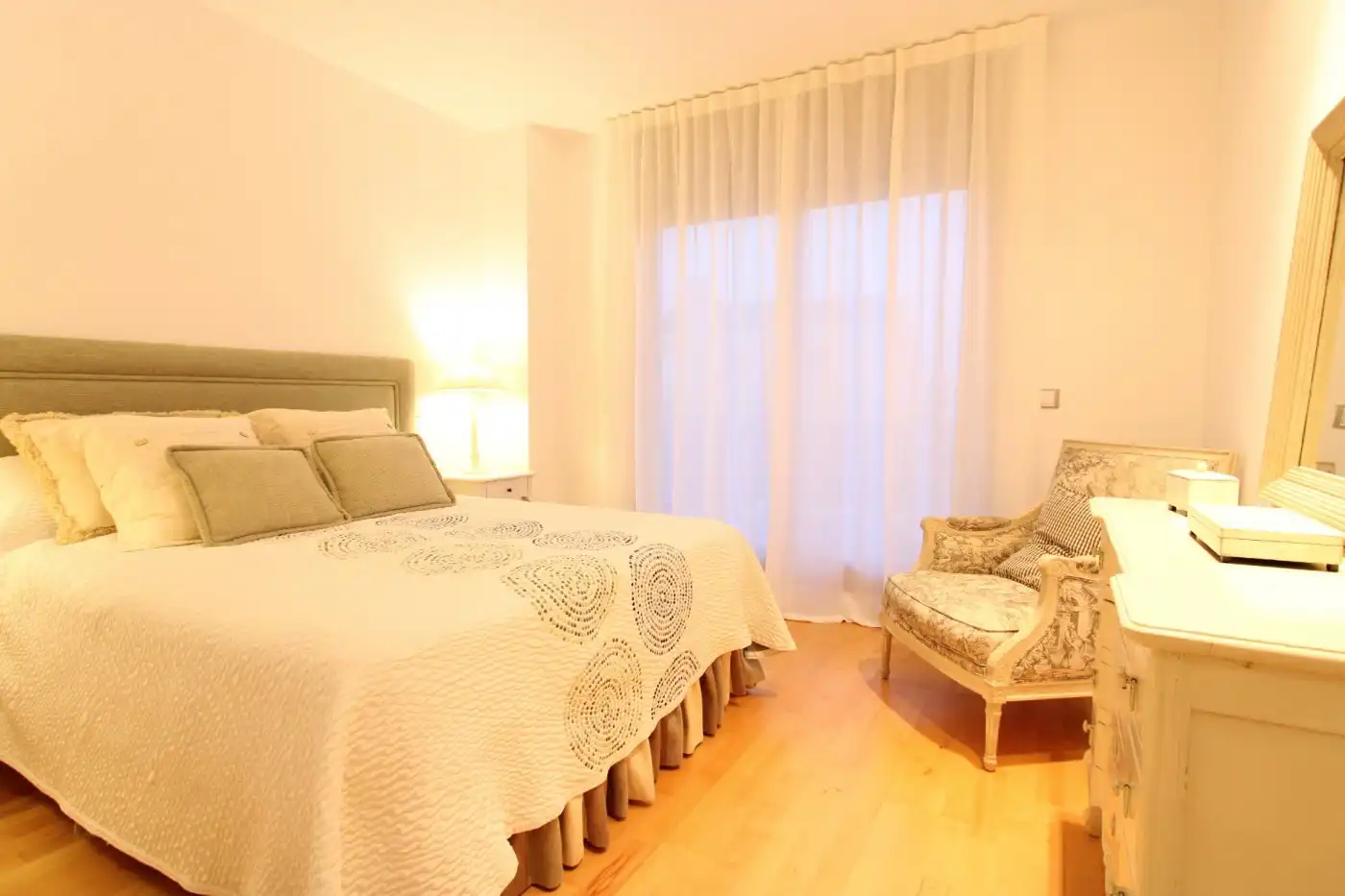 Bedroom of Detached homes for rent in La Pobla de Vallbona  with Air Conditioner, Heating and Parquet flooring