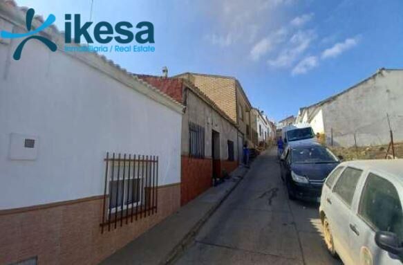 Vista exterior de Casa adosada en venda en Paterna del Campo