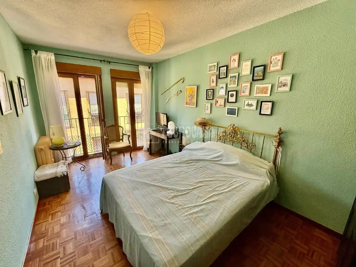 Habitación de Piso en venta en Ávila con Calefacción, Parquet y Trastero