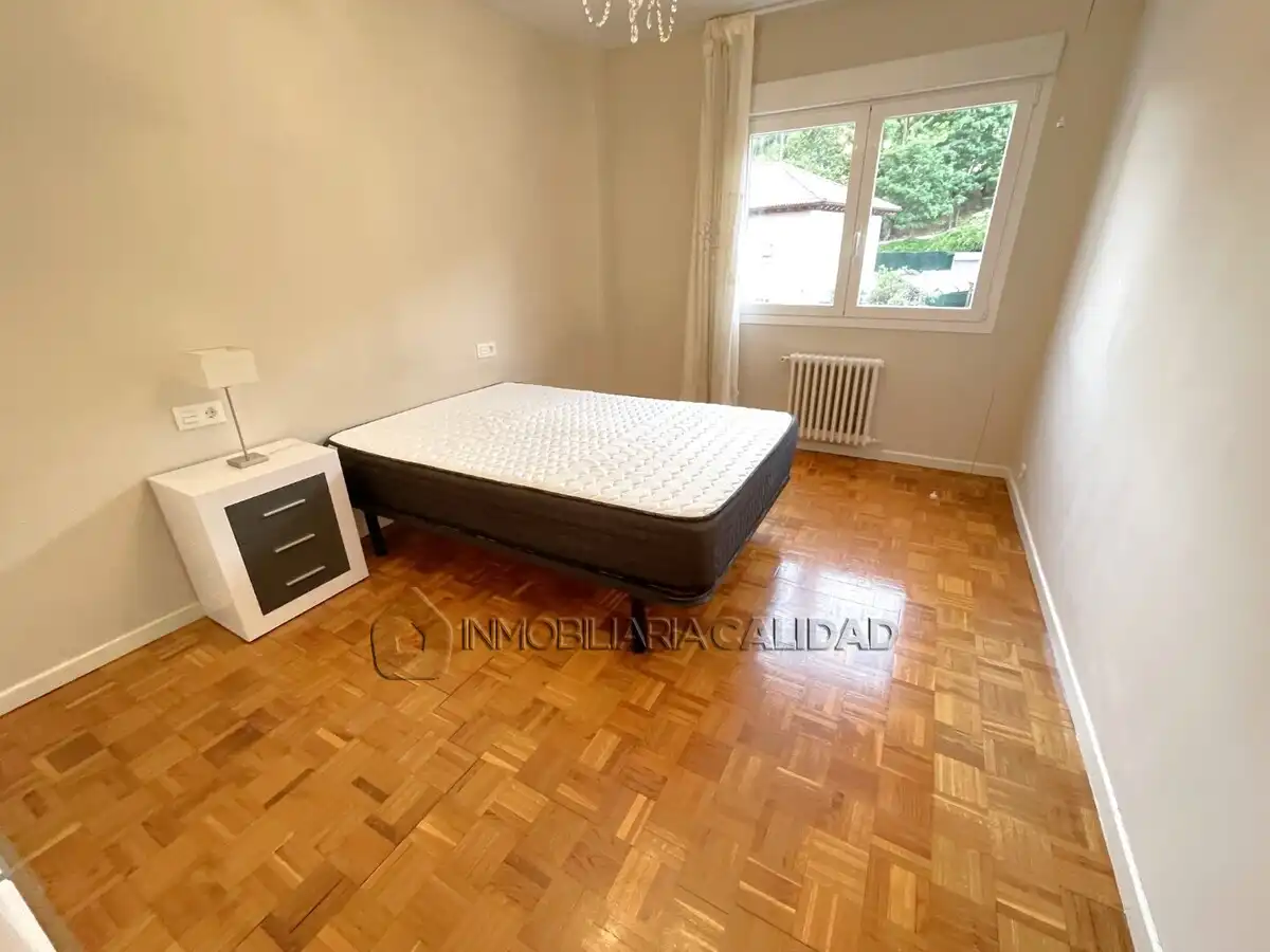 Bedroom of Flat for rent in Burgos  with Heating and Furnished