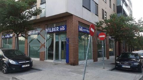 Espacioso local comercial en venta en Paterna, ideal para adaptar a su negocio. Ubicación privilegiada con excelentes conexiones y