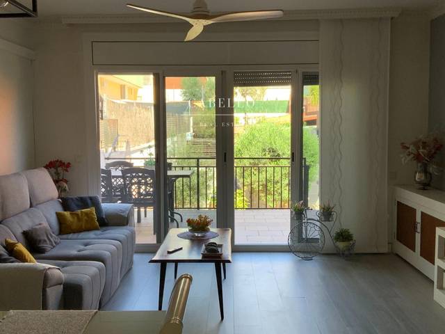 Casa-chalet en Venta en Carrer del Besos en Les Arenes - La Grípia  Can Montllor