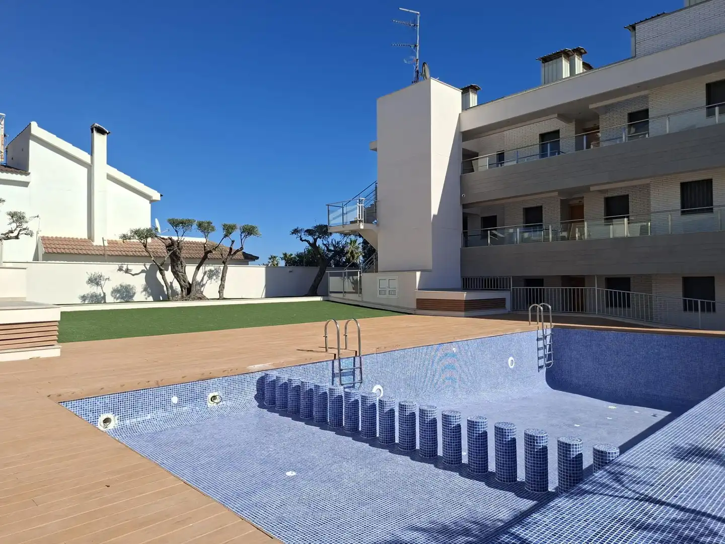 Piscina de Dúplex en venta en Vinaròs con Aire acondicionado, Calefacción y Terraza
