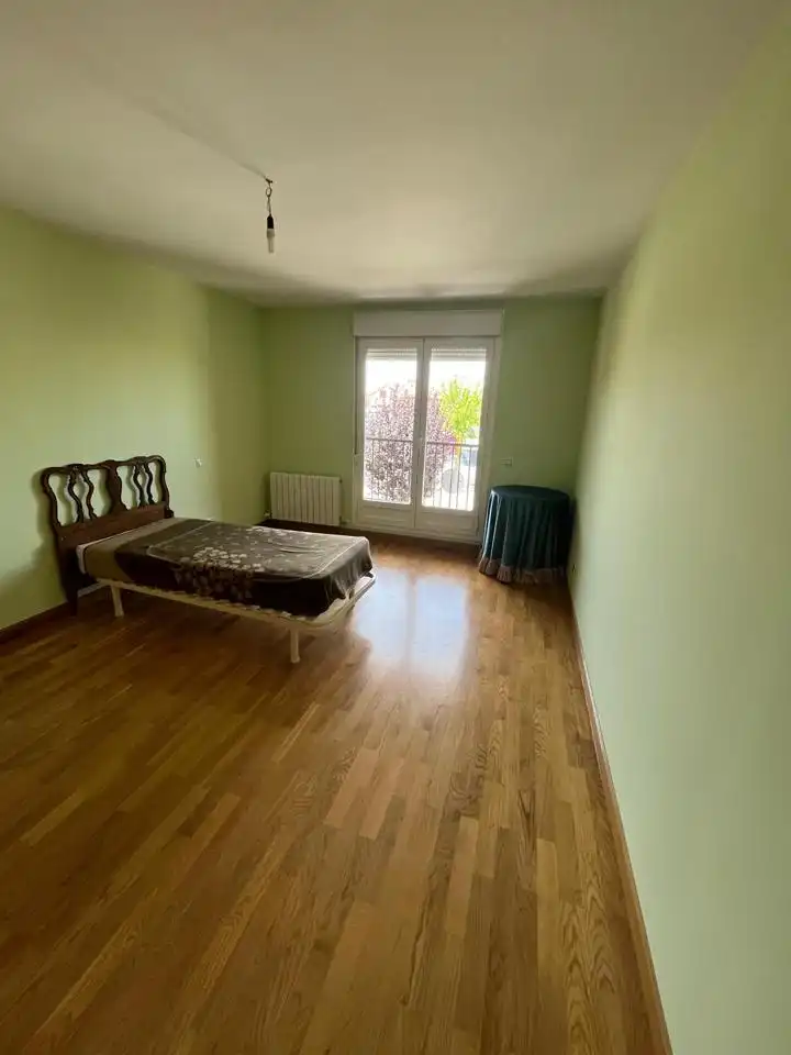 Habitación de Casa o chalet en venta en Cardeñajimeno con Calefacción, Jardín privado y Terraza