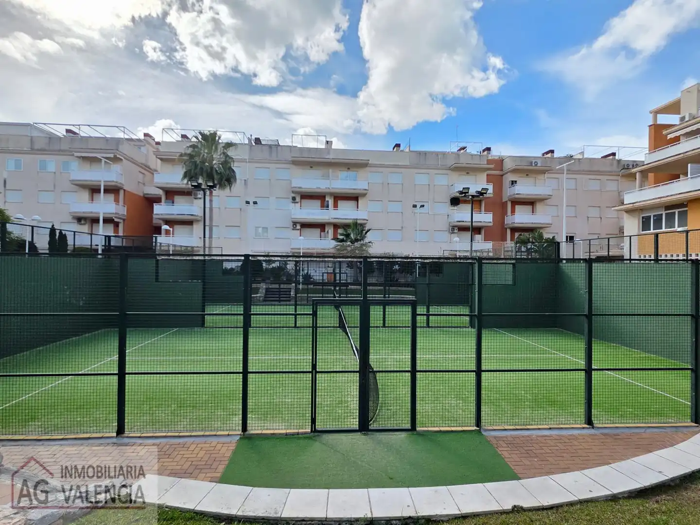Aparcament de Apartament de lloguer en Almenara, Castellón