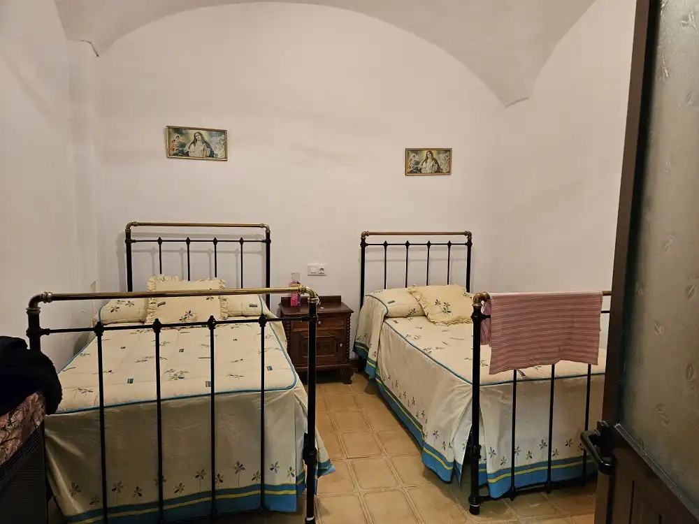 Schlafzimmer von Erdgeschoss zum Verkauf in Aliseda mit Terrasse und Möbliert